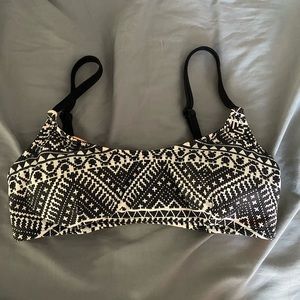 XHILARATION TRIBAL PRINT BIKINI TOP